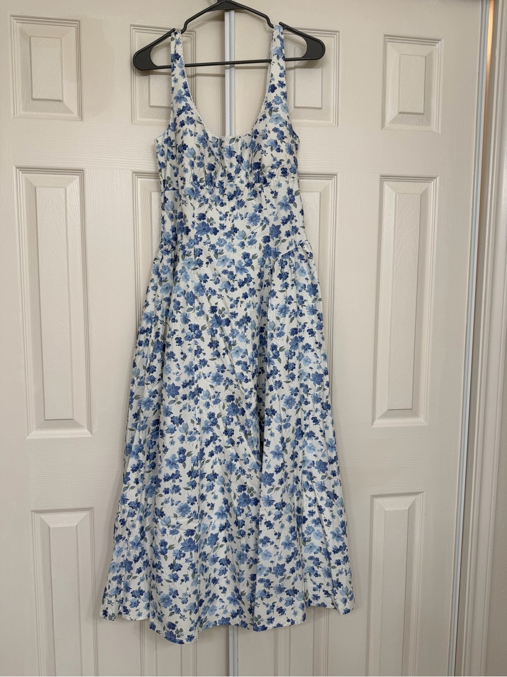 Abercrombie & Fitch White and Blue Floral Midi Dress - Picture 6 of 9